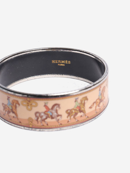 Brown horse motif enamel bangle alternate image