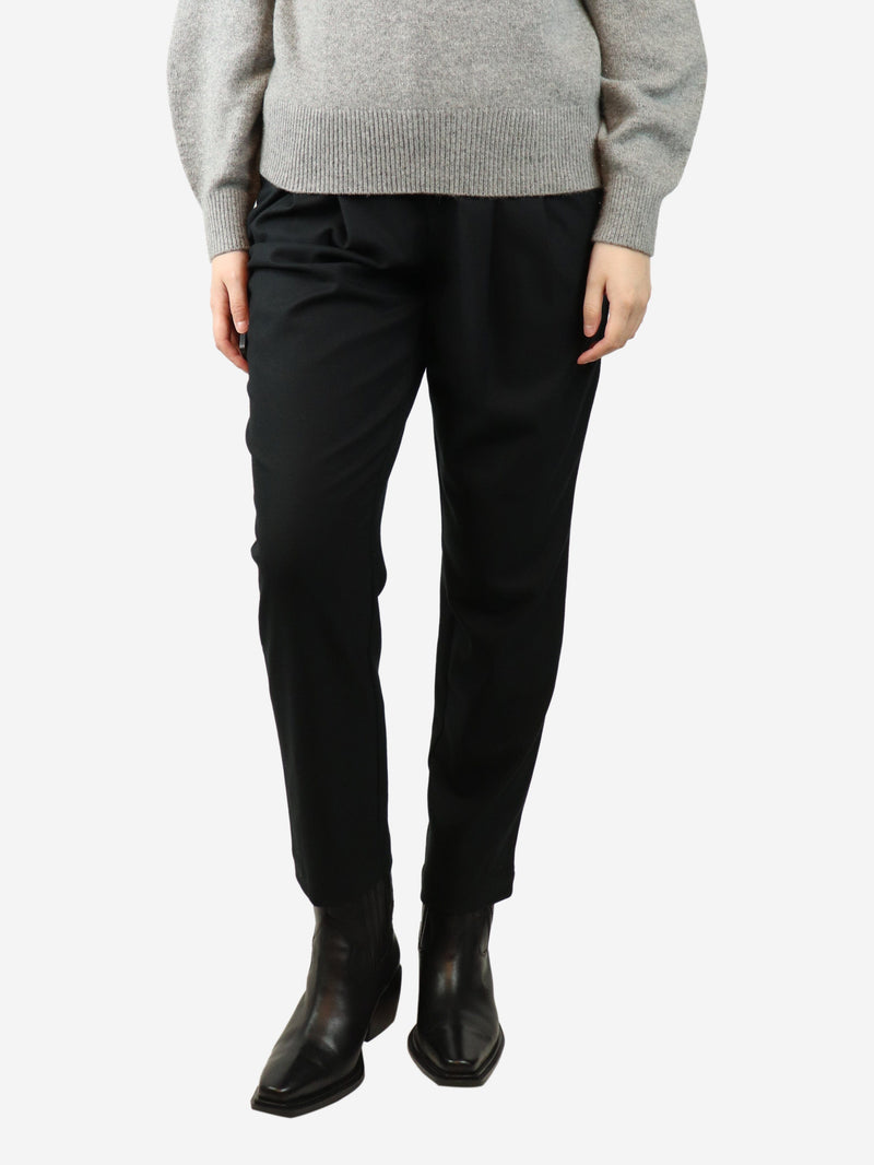 tapered leg trousers