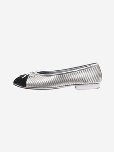 Chanel Silver and black ballet flats - size EU 38 (UK 5)