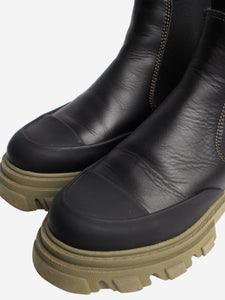 Ganni Black Chelsea lug boots - size EU 38