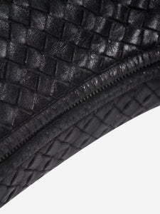 Bottega Veneta Black Interacciat shoulder bags