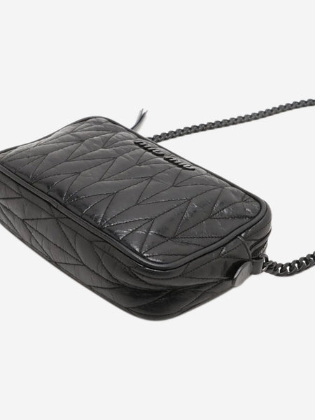 Black leather chain shoulder bag alternate image
