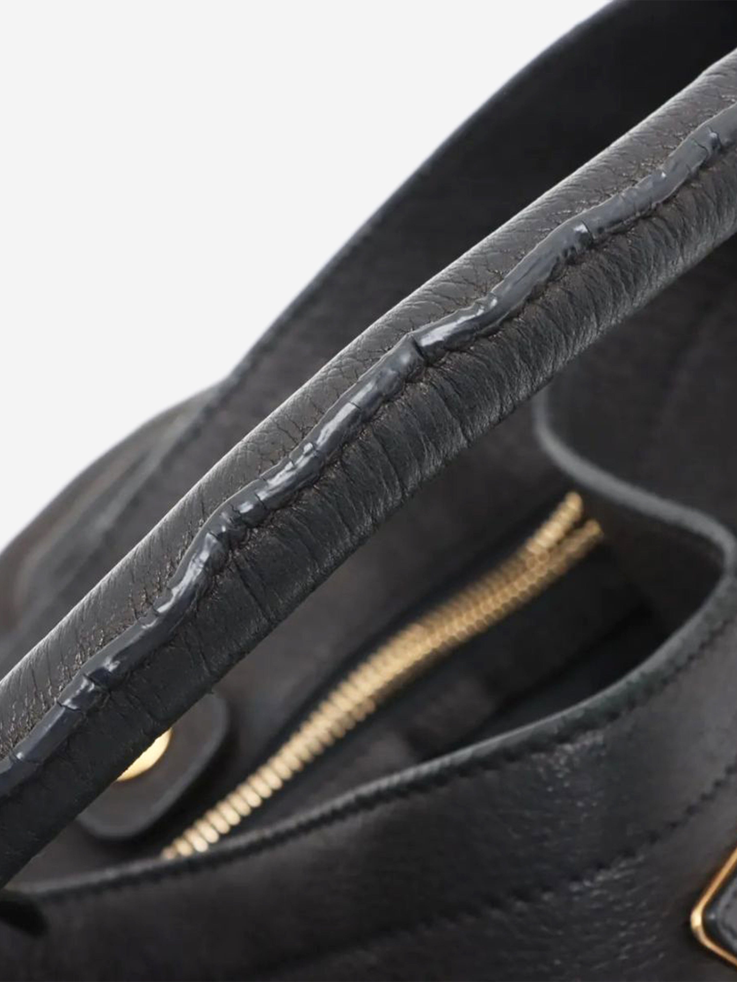 Black Vitello Daino leather shoulder bag