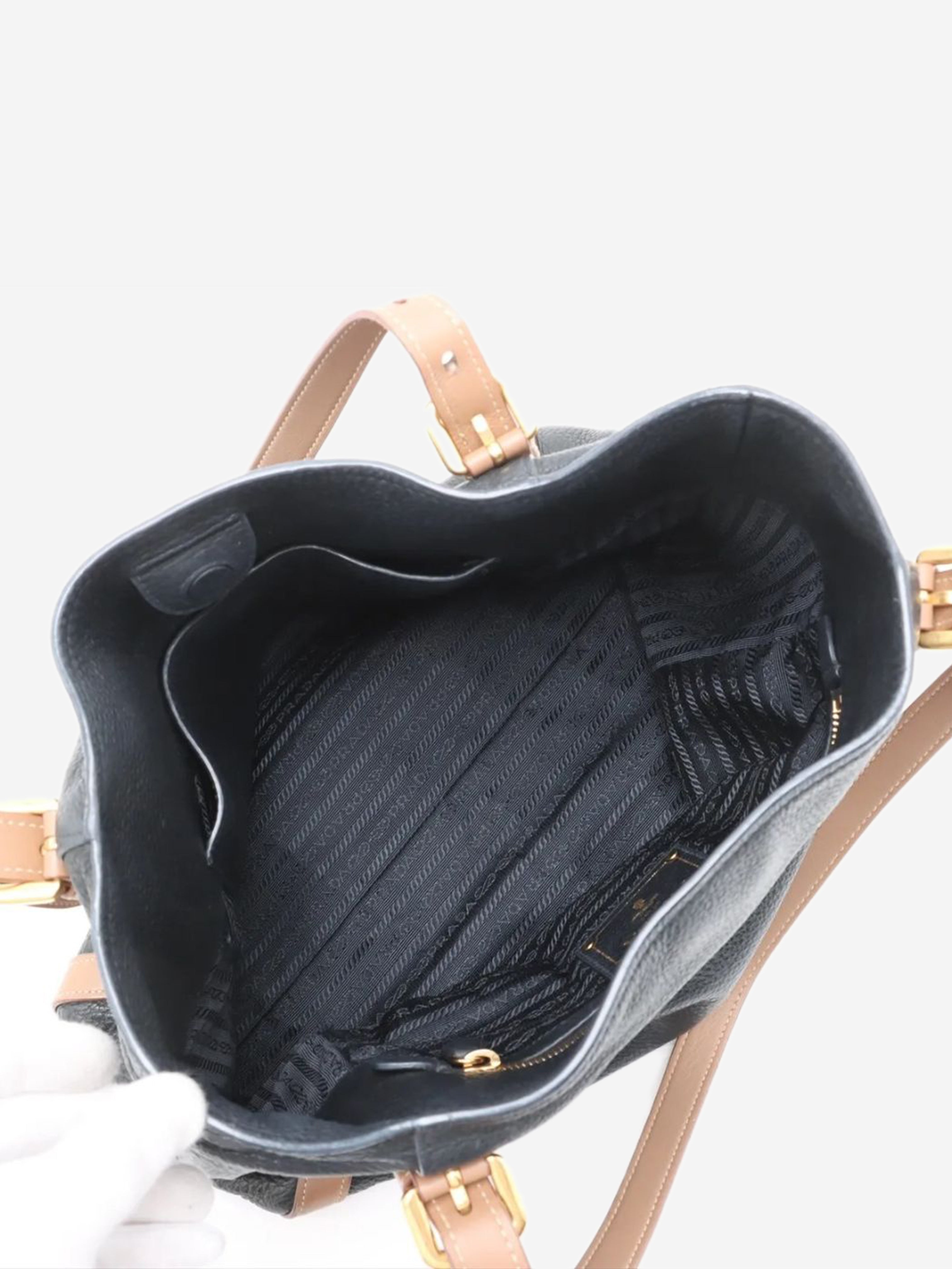 Navy Vitello Daino leather tote bag