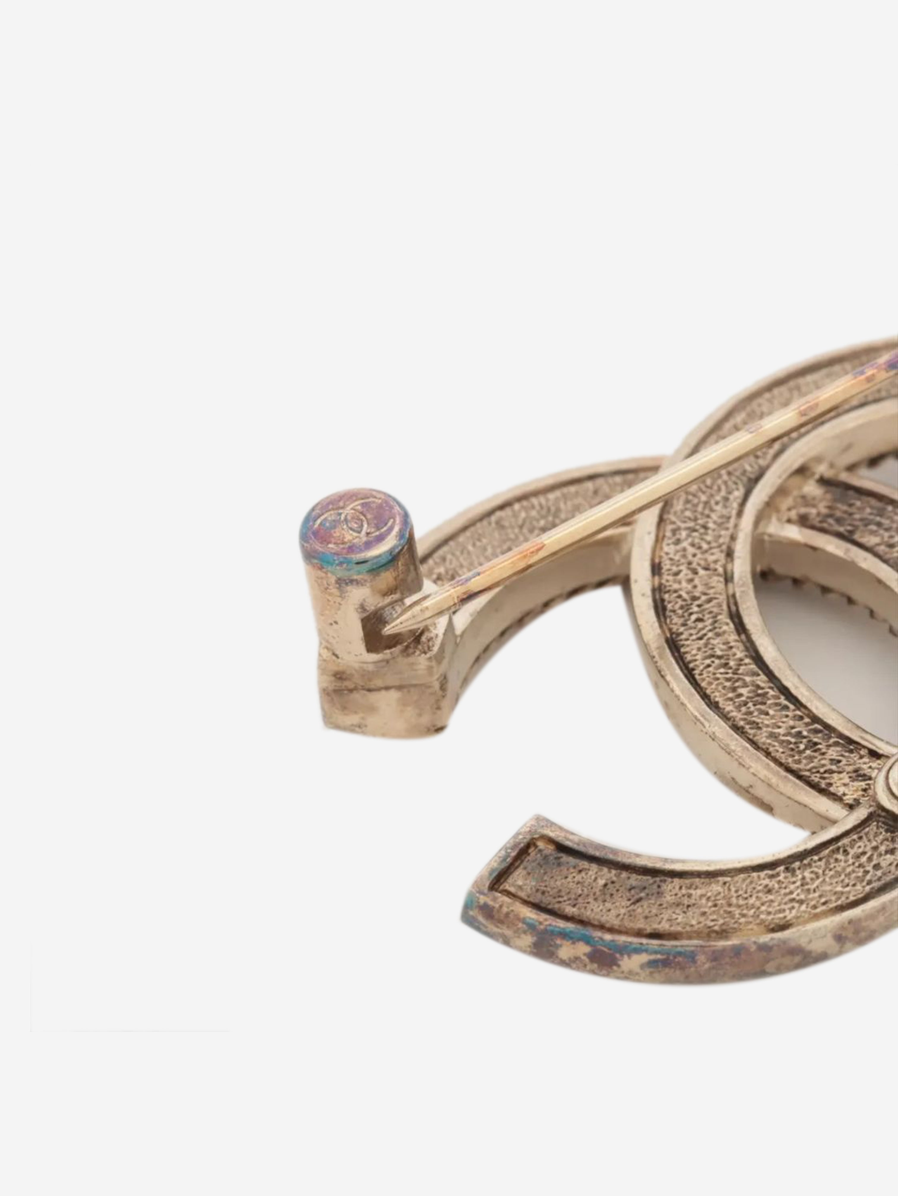 Gold Coco Mark C21B brooch