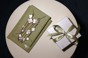 Van Cleef & Arpels Yellow gold Magic Alhambra long necklace, 16 motifs