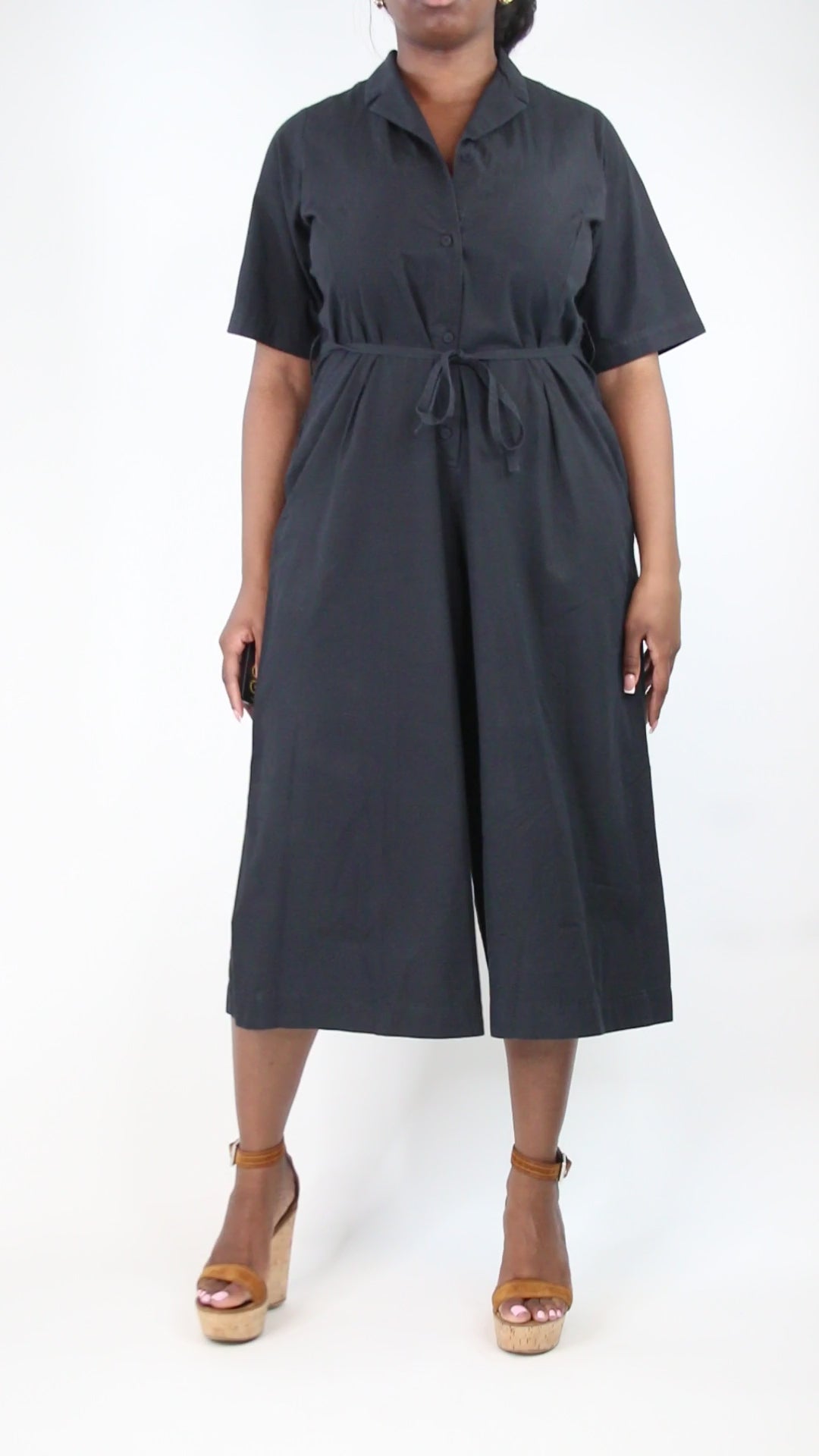 Black short-sleeved wide-leg jumpsuit - size L